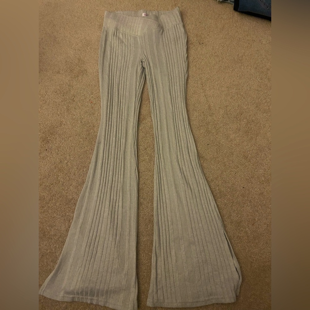 Cross over ribbed soft pants, very flattering size XS